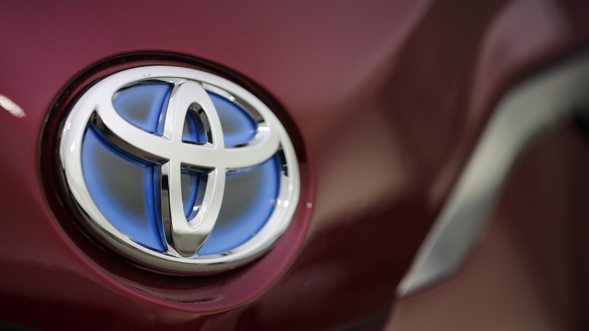 Toyota 23 yıl sonra Japonya'nın en değerli şirketi unvanını SoftBank'a kaptırdı