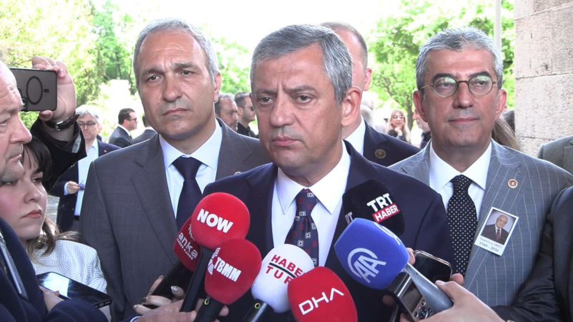 Özgür Özel'den kurultay açıklaması: İmza toplama süreci başladı