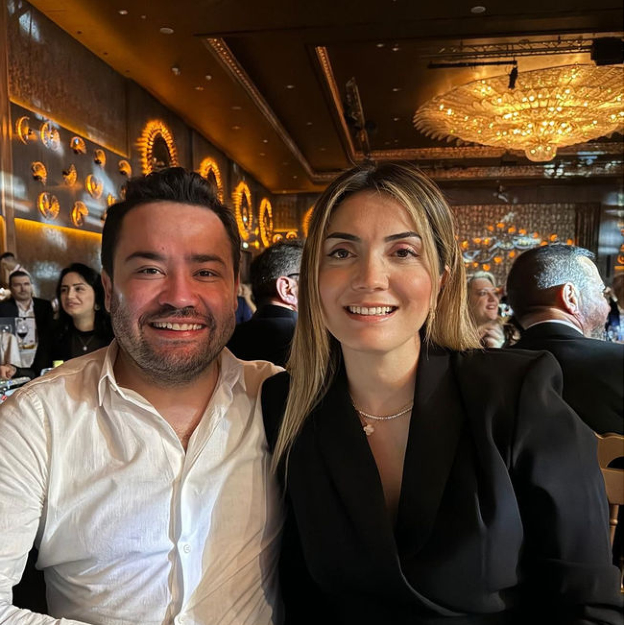 Zuhal Böcek'e yurt dışı yasağı