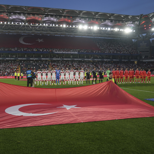 Milliler, 1697 gün sonra Kadıköy'de!