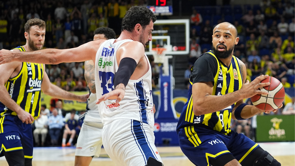 Fenerbahçe Beko, 18 sayıdan geri döndü!