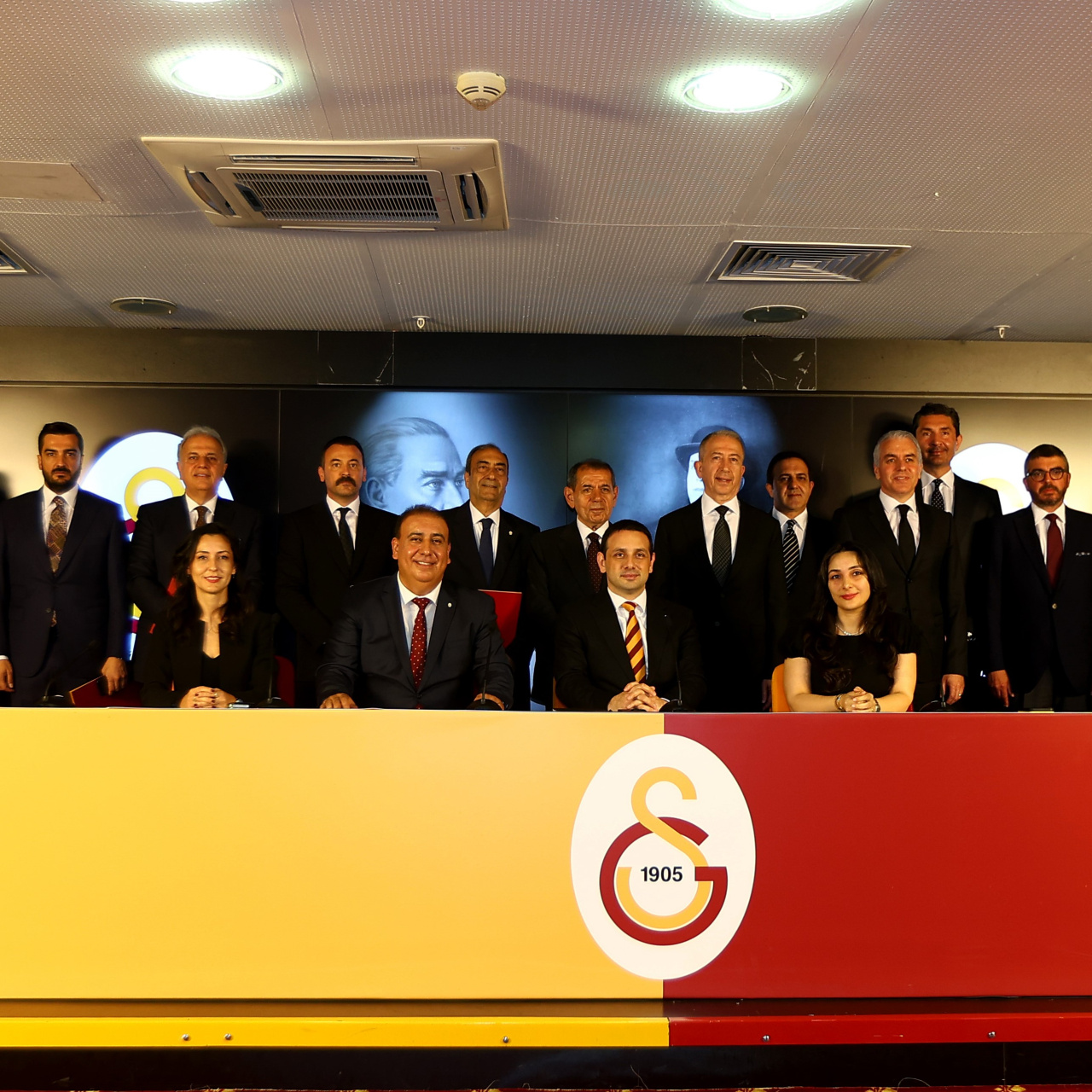 Galatasaray'da olağanüstü genel kurul yapılacak!