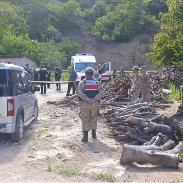Karısını odunla döverek öldürdü!