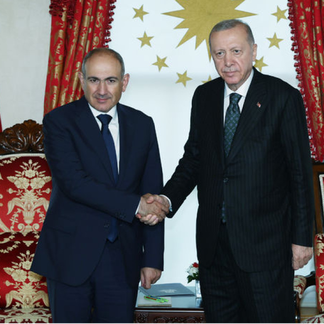 Cumhurbaşkanı Erdoğan, Paşinyan ile görüştü