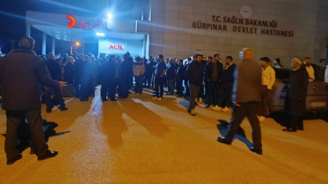 Otomobilin çarptığı baba öldü, oğlu yaralandı