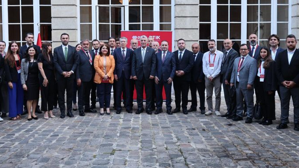 Bakan Bolat, Paris'te Türk iş insanlarıyla görüştü