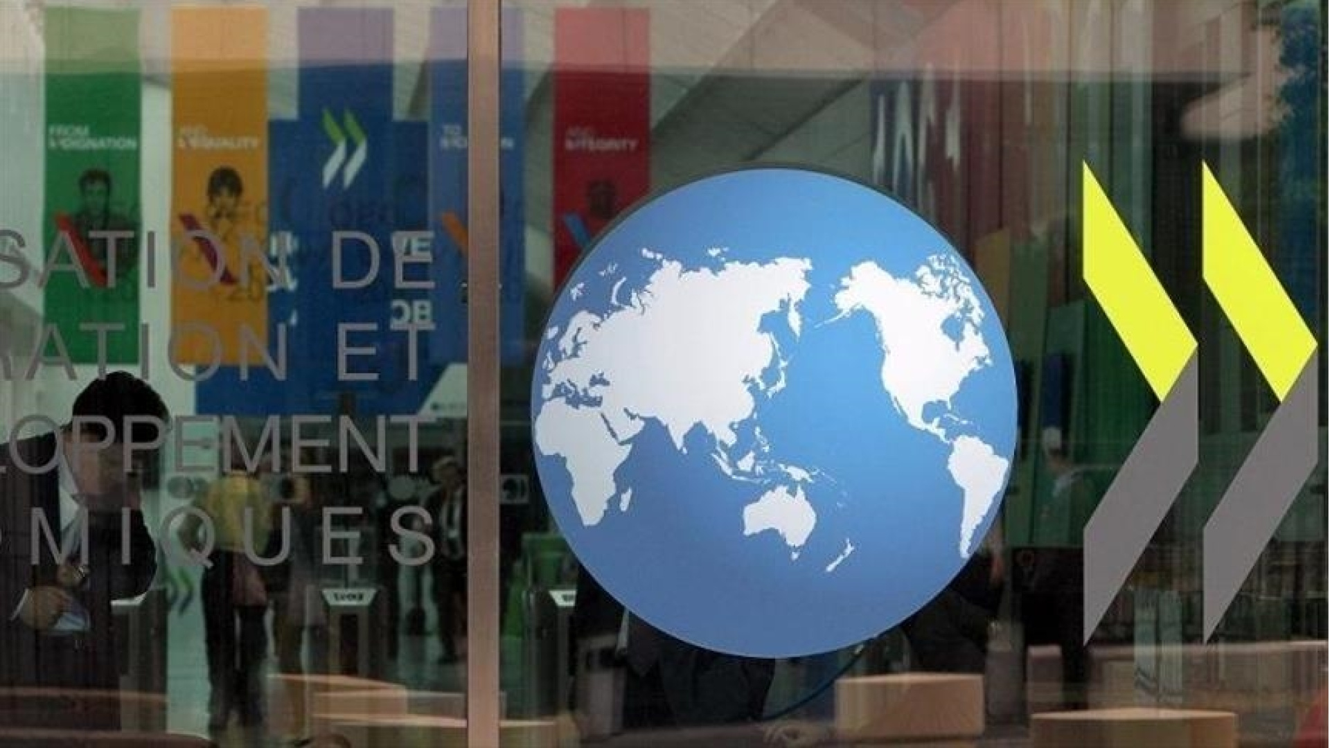 OECD, küresel büyüme tahminlerini savaş gerekçesiyle düşürdü