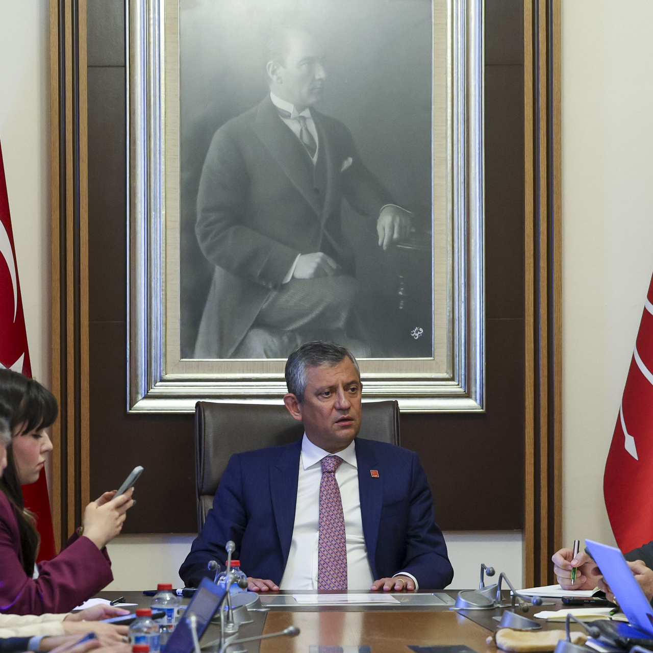 Özel'den yeni parti açıklaması