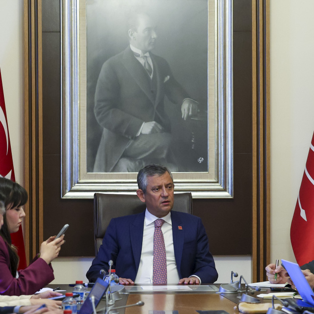Özel'den yeni parti açıklaması