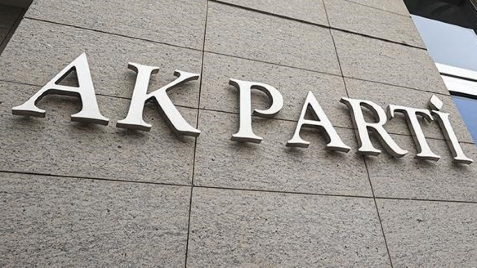 AK Parti'de 4 ilde görev değişimi