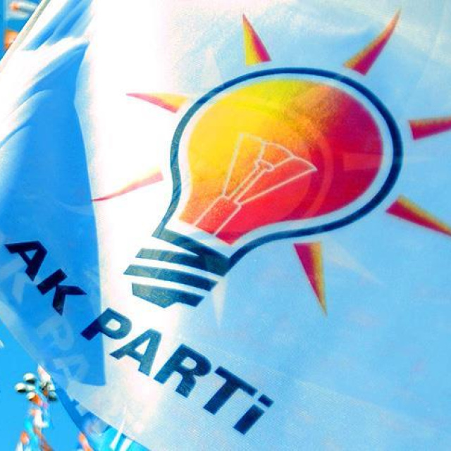 AK Parti kampa giriyor