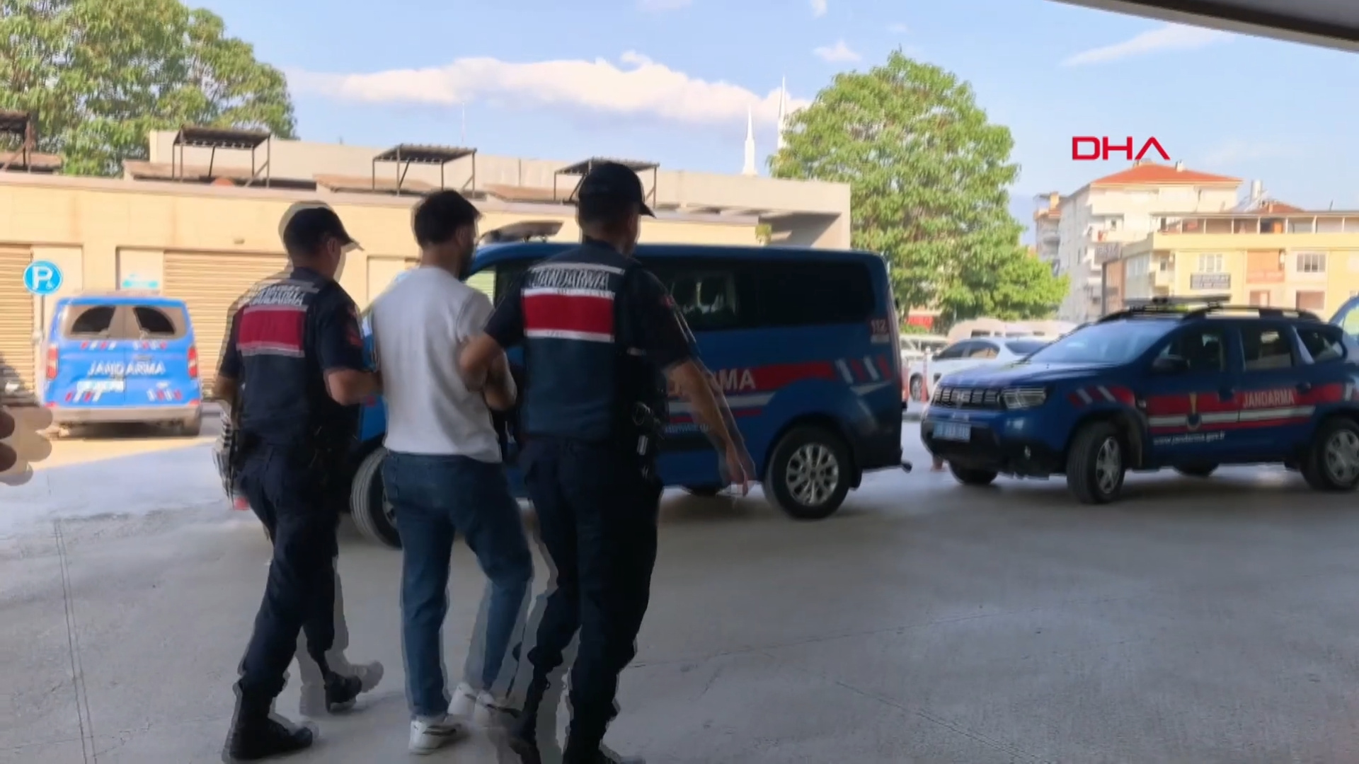 Bursa'da uyuşturucu operasyonu: 60 gözaltı, 70 adrese baskın
