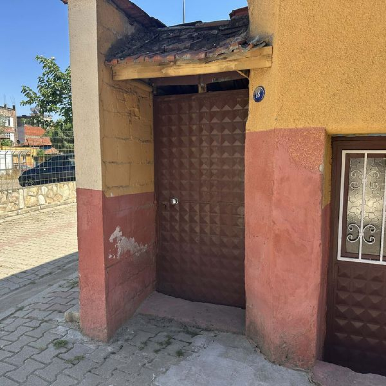 Kapıdaki poşetten bir yaşam çıktı