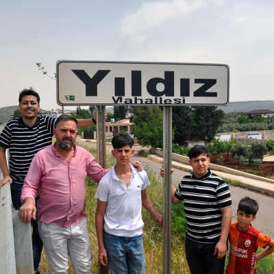 Öğretmenler ve imam hariç herkesin soyadı Yıldız!