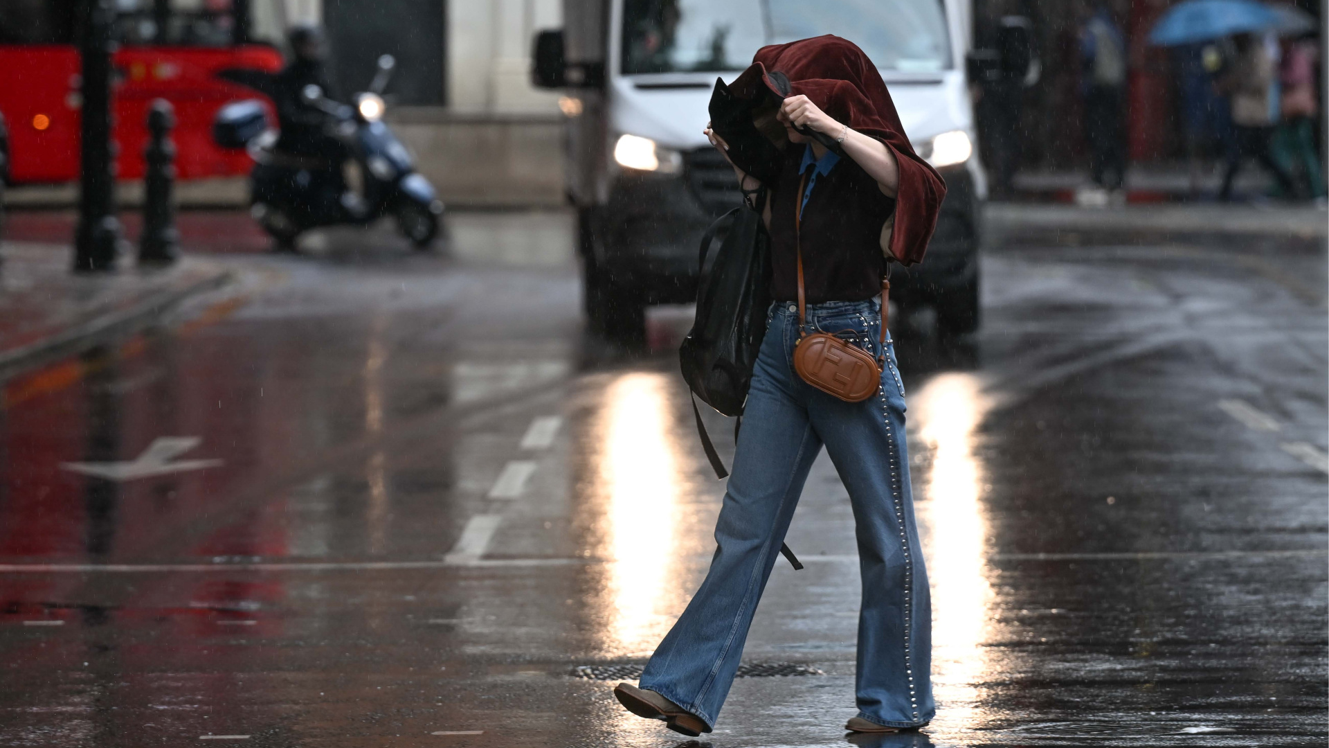 Meteoroloji'den 6 bölgede sağanak yağmur uyarısı: Yağışlı hava etkili olacak