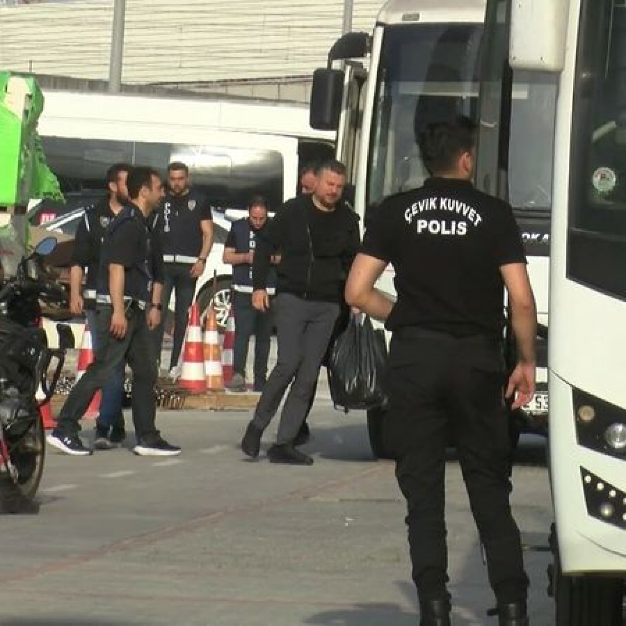 54 şüpheli adliyede