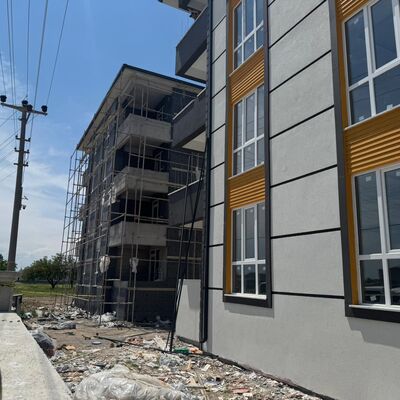 Elektrik akımına kapıldı, 4.kattan düştü!