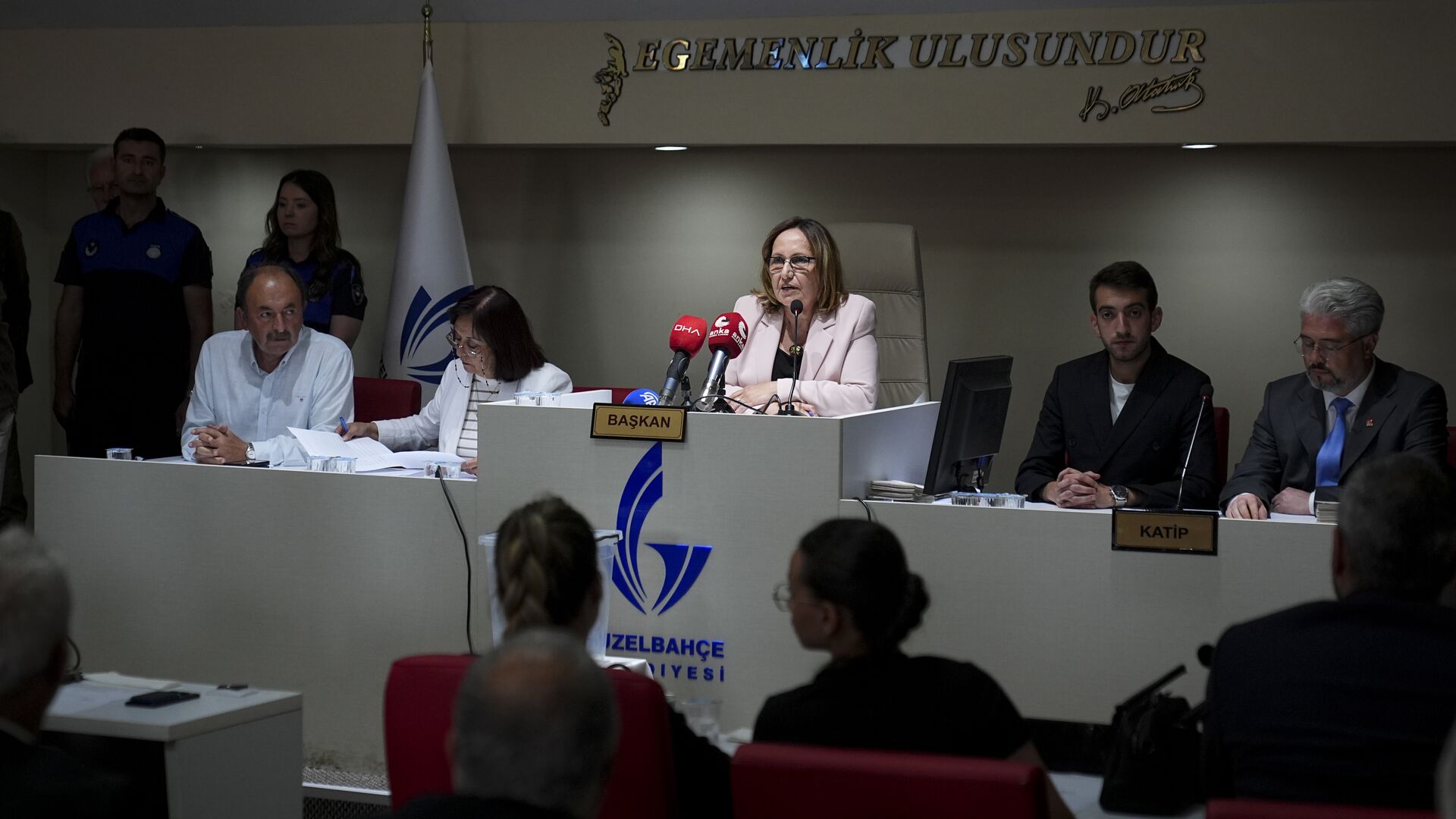 Güzelbahçe'de başkan vekili Ayşe Akın seçildi