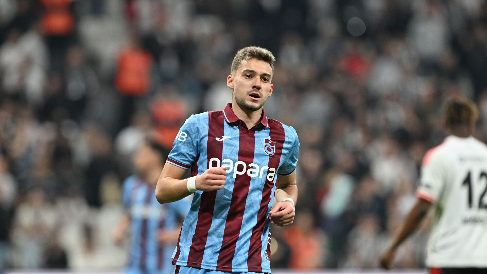 Trabzonspor, Ernest Muçi ile 3+1 yıllık sözleşme imzaladı