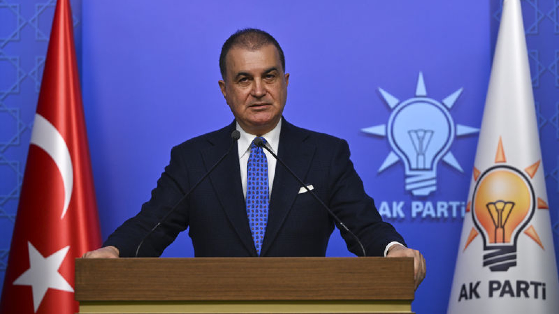 Ömer Çelik: Kadınlara yönelik aşağılayıcı söylemleri kınıyoruz