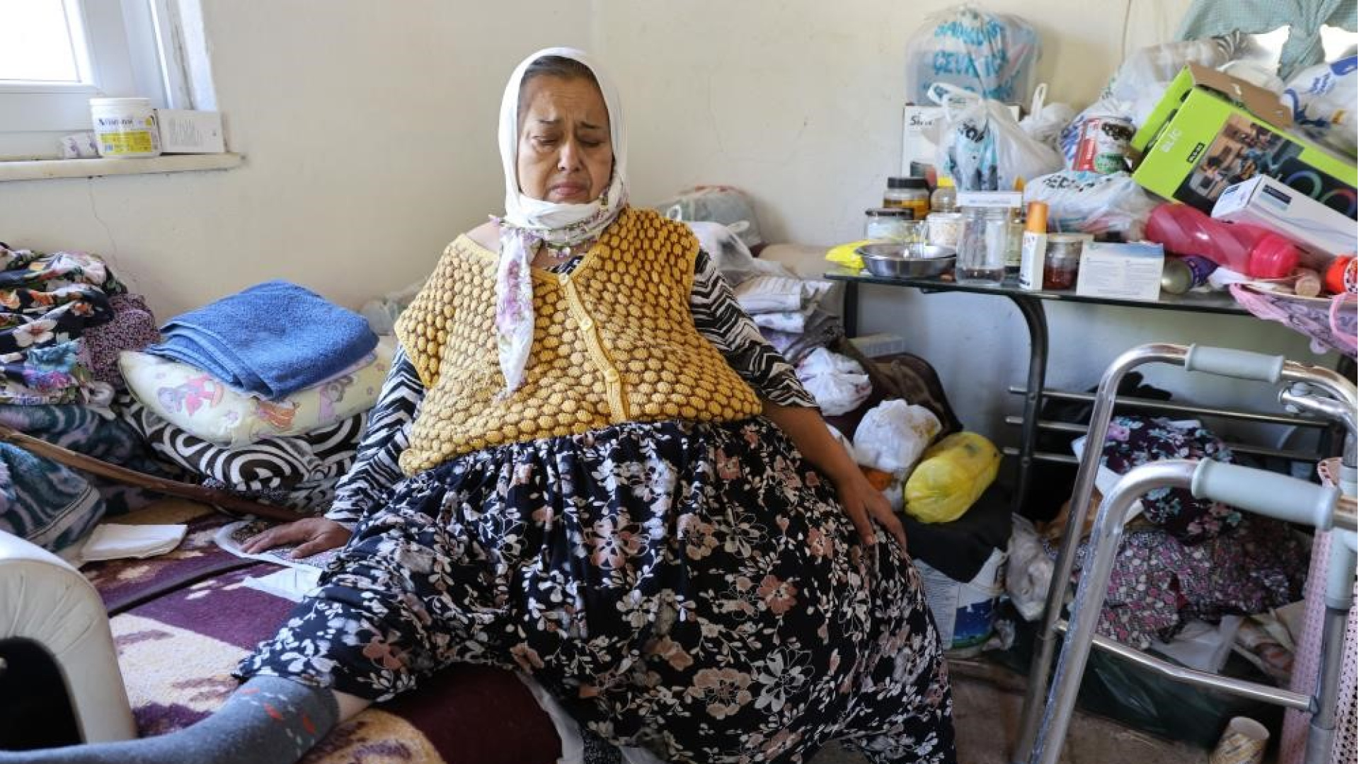 15 yıldır yatağa hasret kadının karnından 40 kilo kitle çıktı