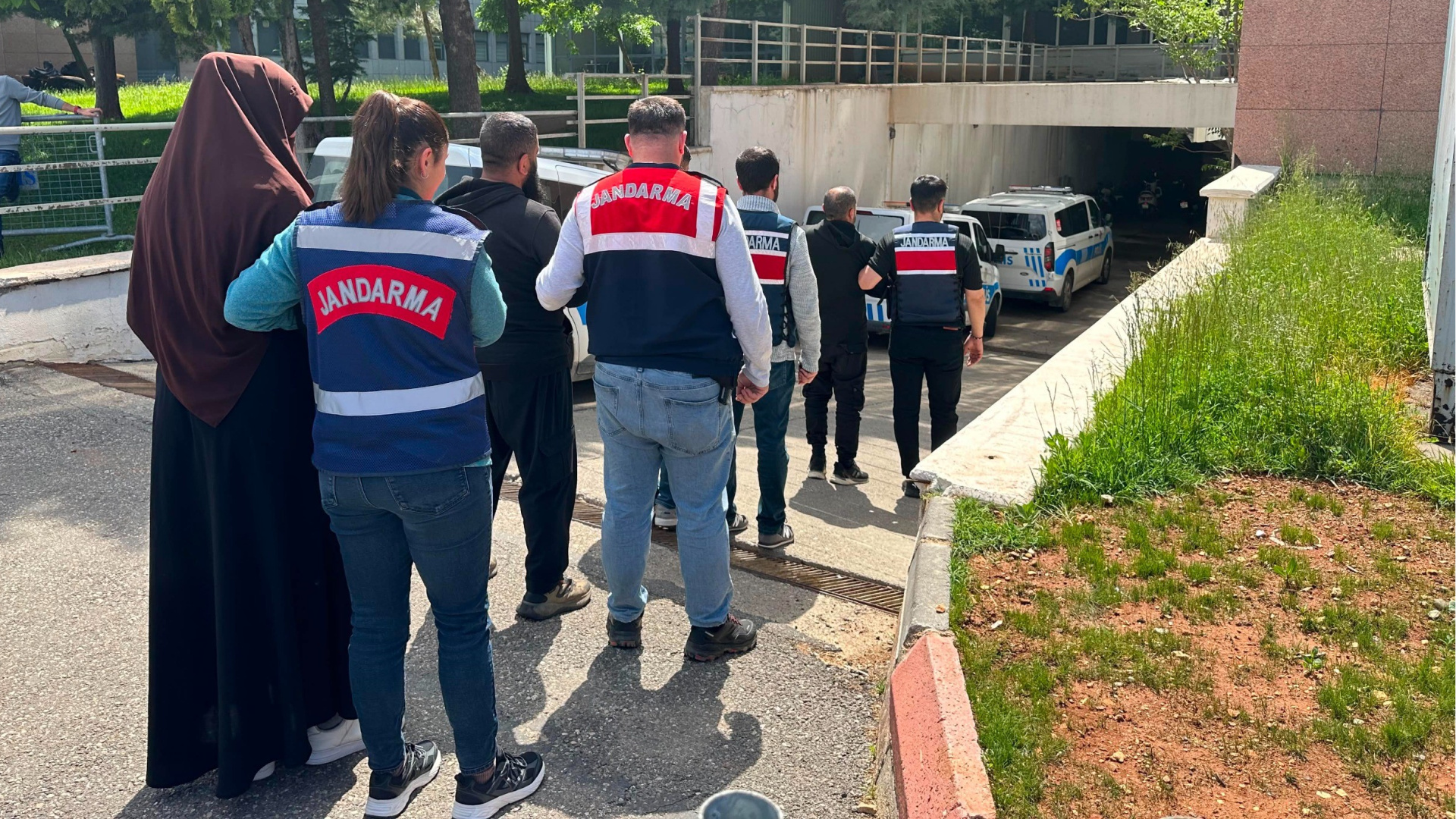 39 Kentte DEAŞ'a Büyük Operasyon: 361 Gözaltı