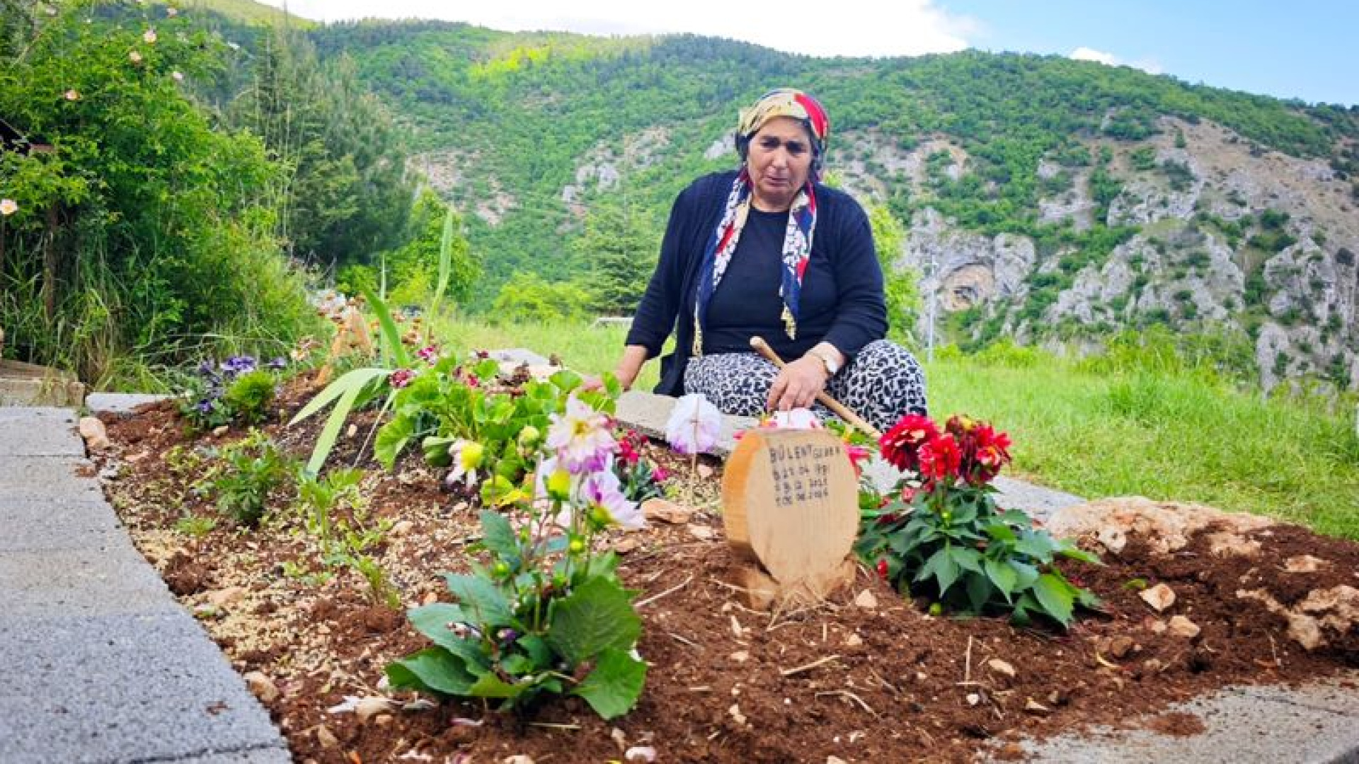 Artvin'de anne Şengül Gezer: 5 evladını ve eşini kaybetti, torunları için yaşıyor