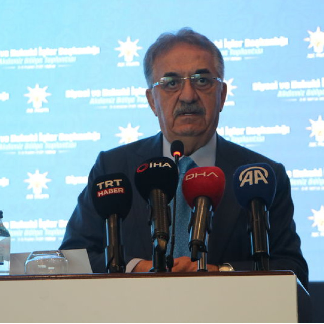 "Yeni anayasa referandumla hayat bulacak"