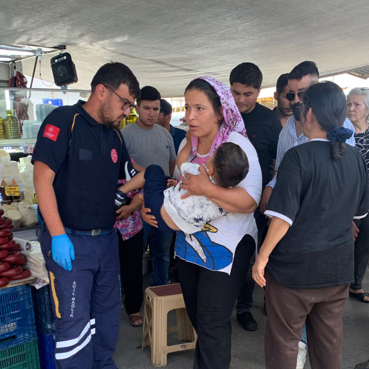 Antalya'da Talihsiz An: Çocuk, Tanımlanamayan Bir Tehlikeyle Karşı Karşıya