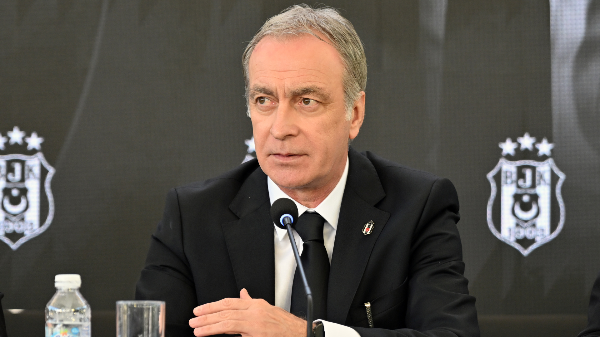 Önder Özen: Beşiktaş'ta 6-7 mevki için oyuncu ihtiyacı var