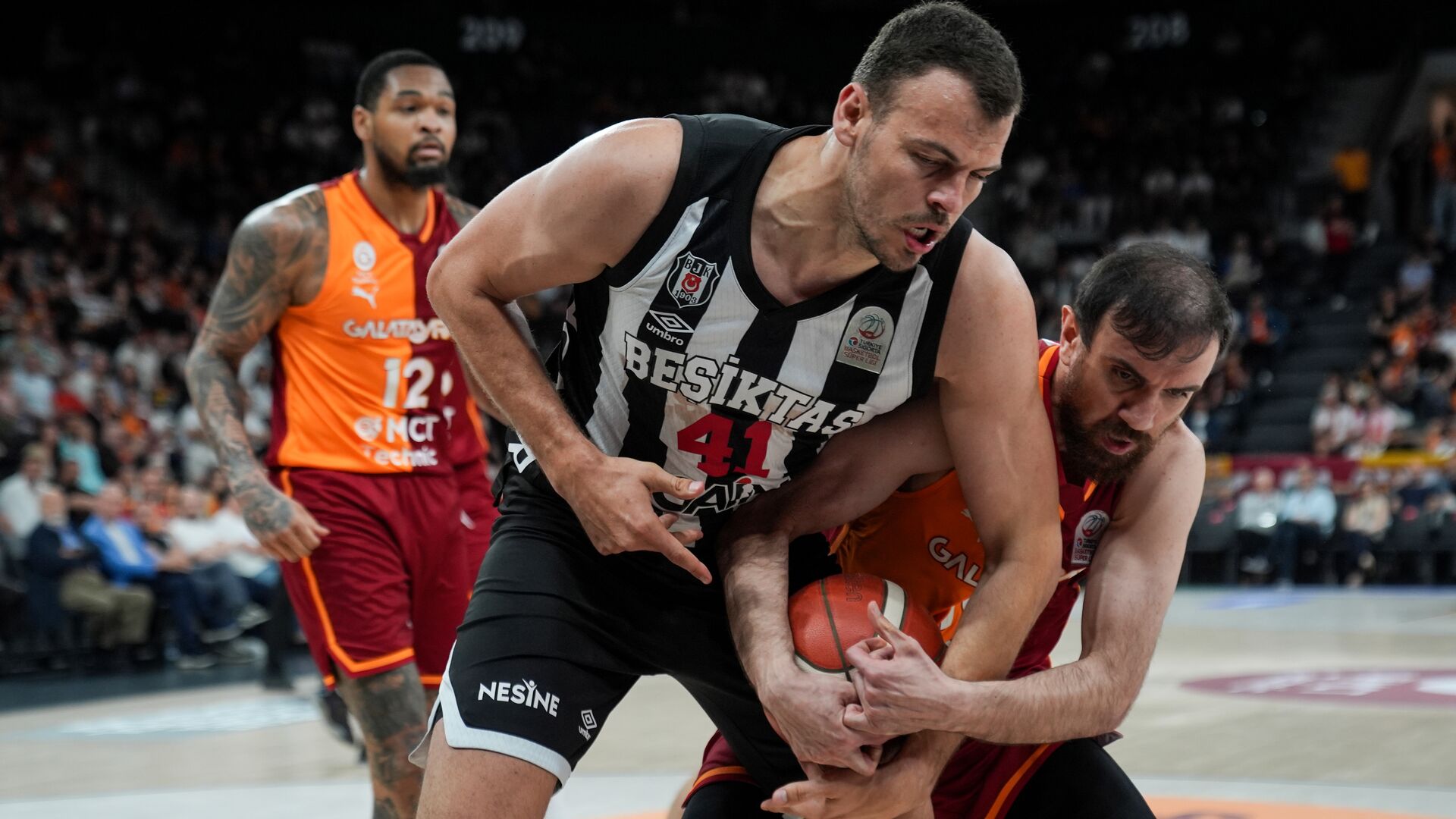 Beşiktaş GAİN'de Ante Zizic Ameliyat Olacak