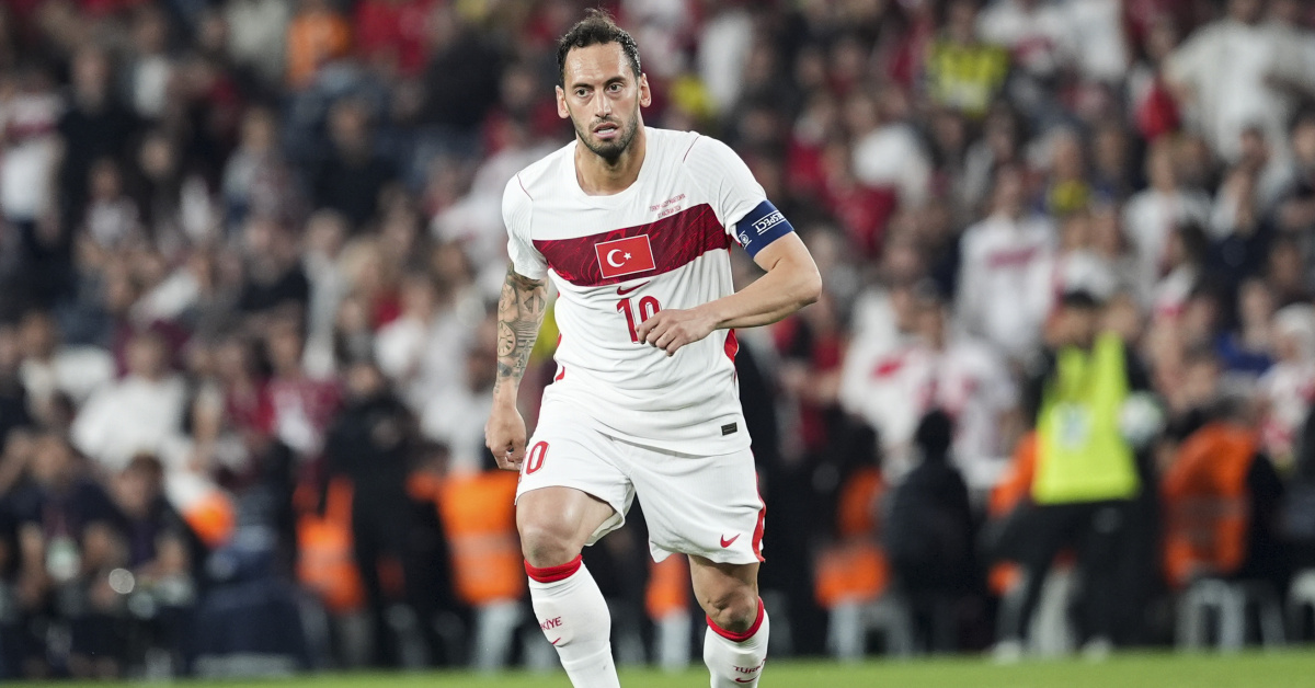 Inter'den Hakan Çalhanoğlu açıklaması: Takımda tutmak istiyoruz