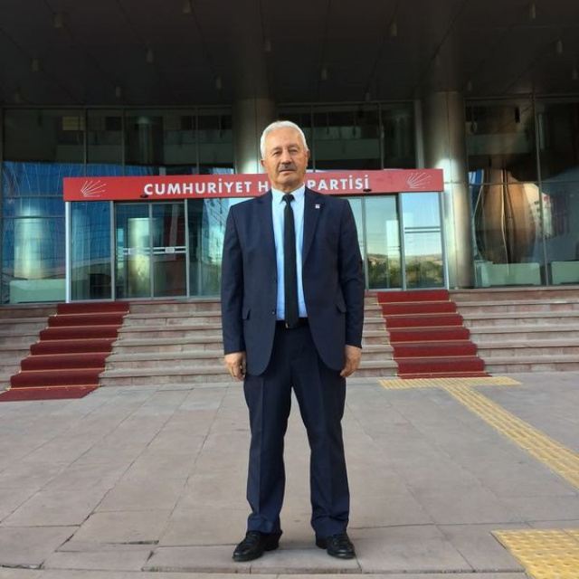 CHP'li Erten çayda kayboldu!