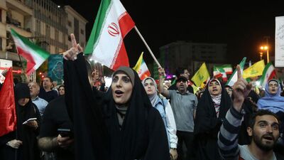 Tahran'da yönetime destek gösterisi