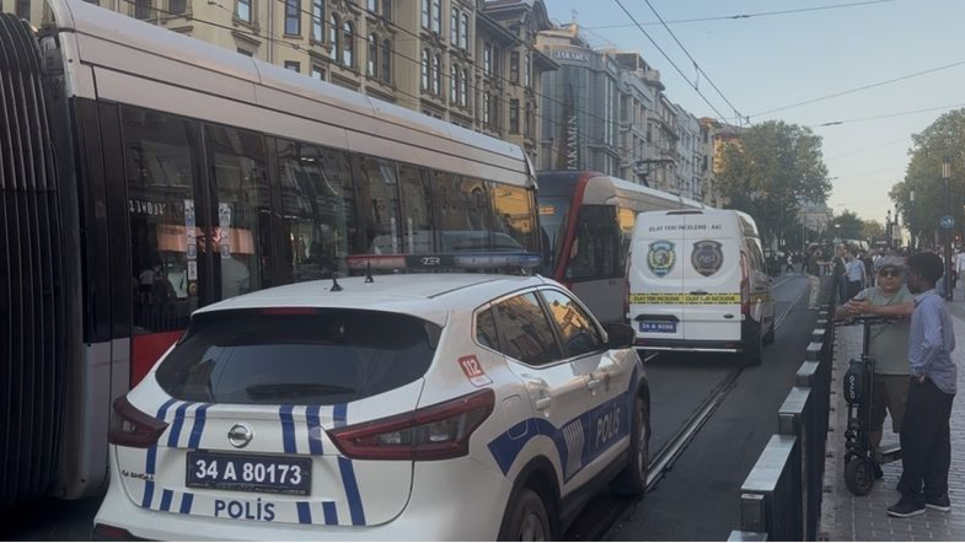 İstanbul Fatih'te 6 yaşındaki çocuk tramvayın altında kalarak can verdi