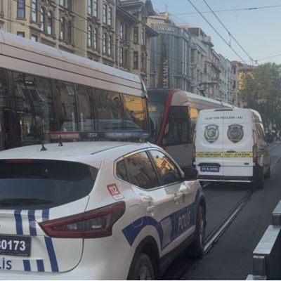 6 yaşındaki çocuk tramvayın altında kaldı