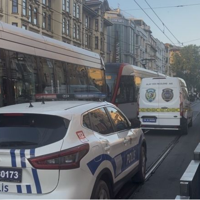 6 yaşındaki çocuk tramvayın altında kaldı