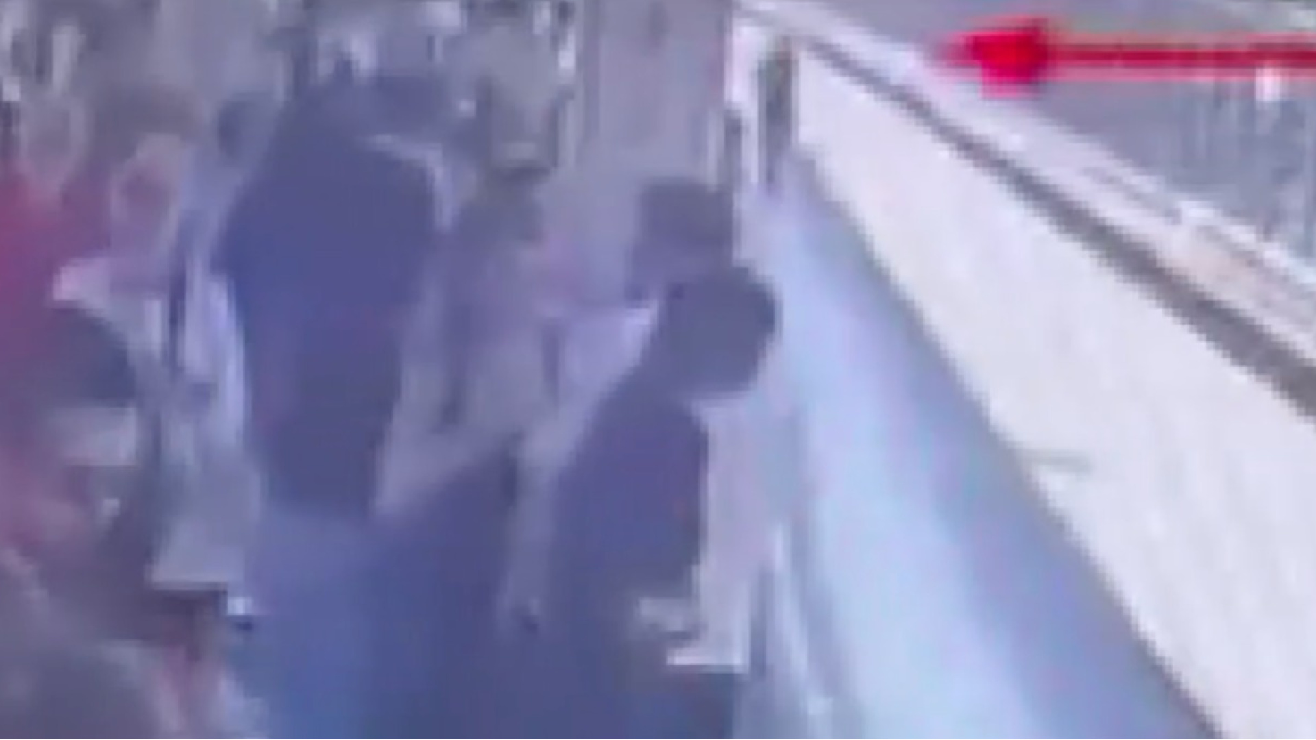 Metrobüste 'yan bakma' tartışması cinayetle bitti: Ferdi Aras hayatını kaybetti