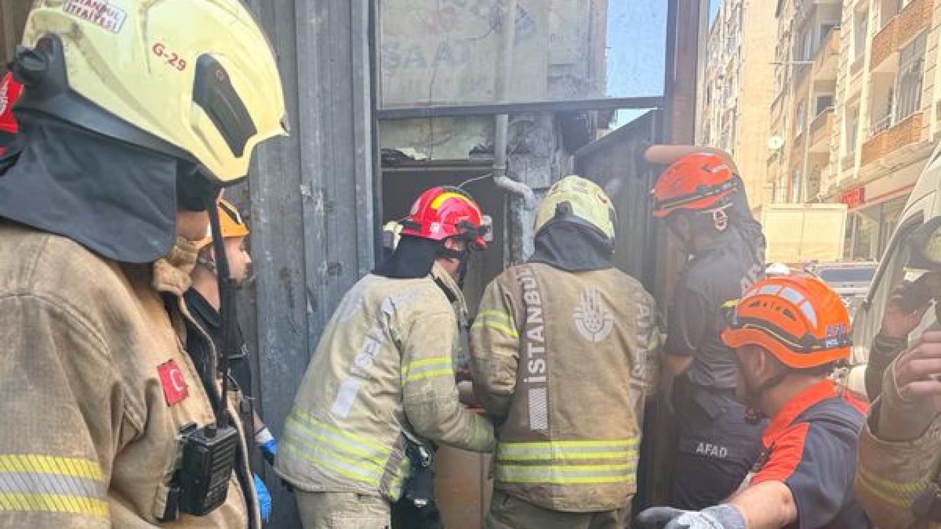 Küçükçekmece'de kentsel dönüşüm kazası: 1 ölü, 2 yaralı