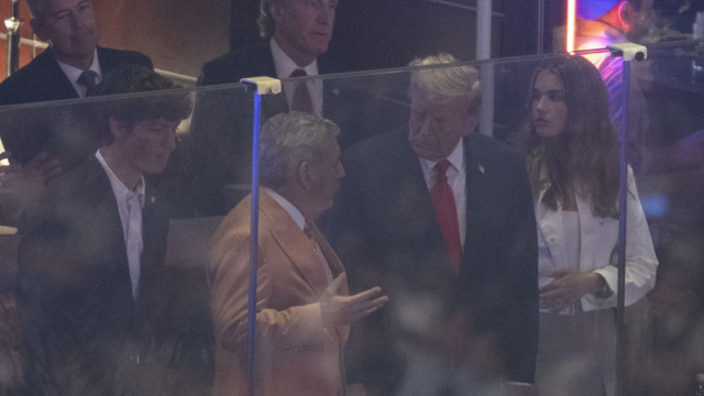 Trump NBA finalinde yuhalandı