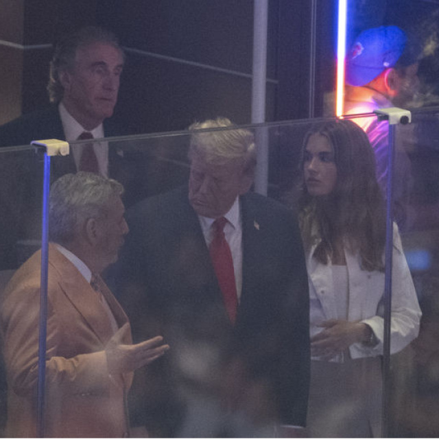 Trump NBA finalinde yuhalandı