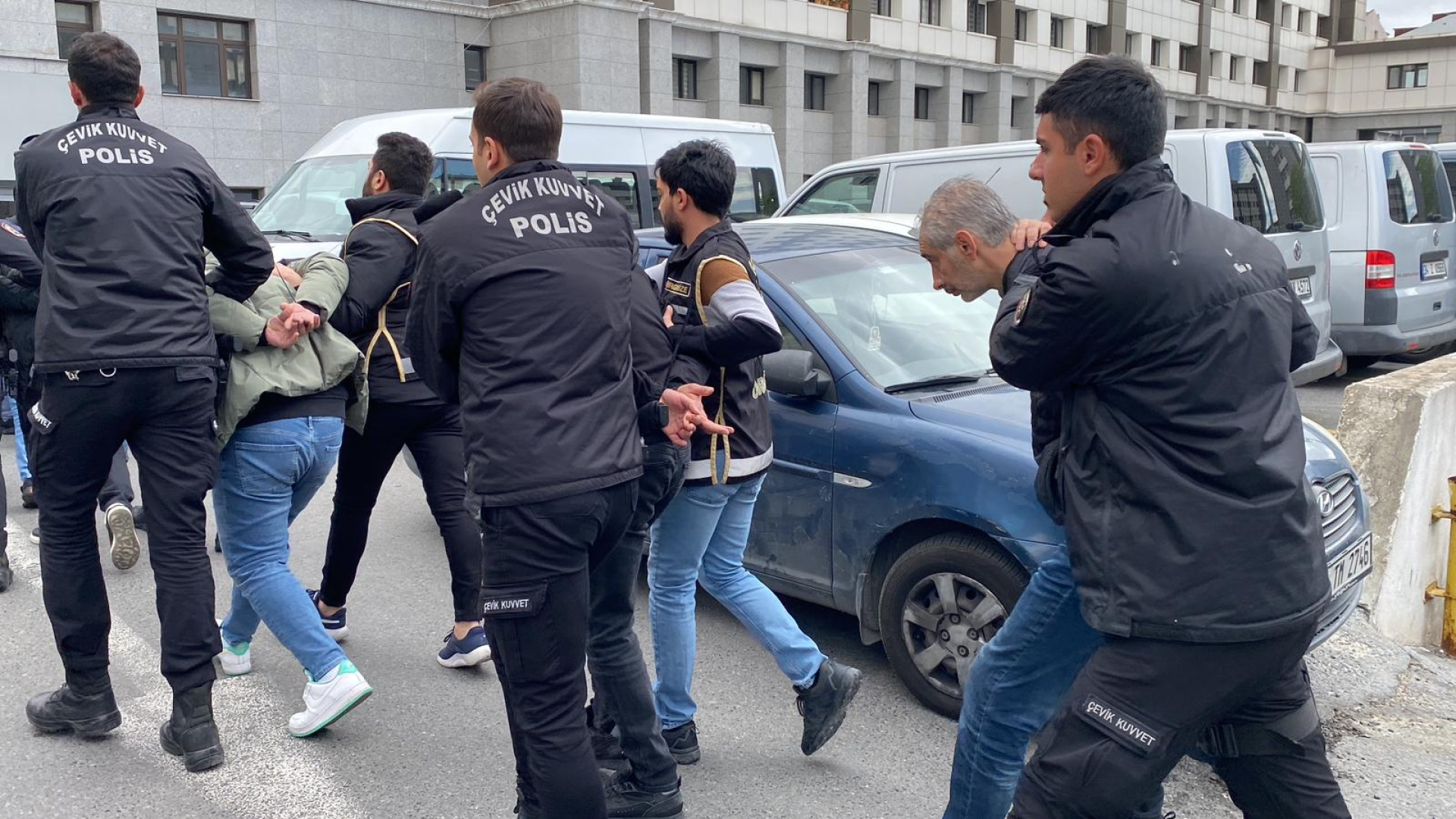 SON DAKİKA: Barış Boyun operasyonu! 113 adreste 45 gözaltı - Son dakika haberleri