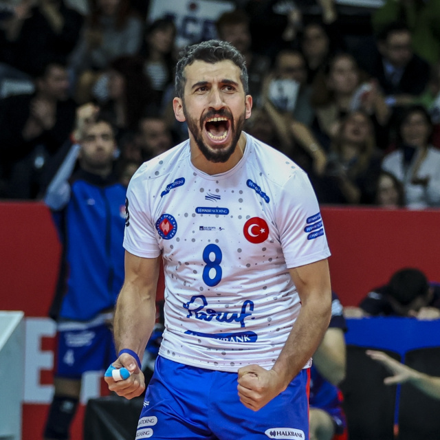 Halkbank, Volkan Döne'yle uzattı!