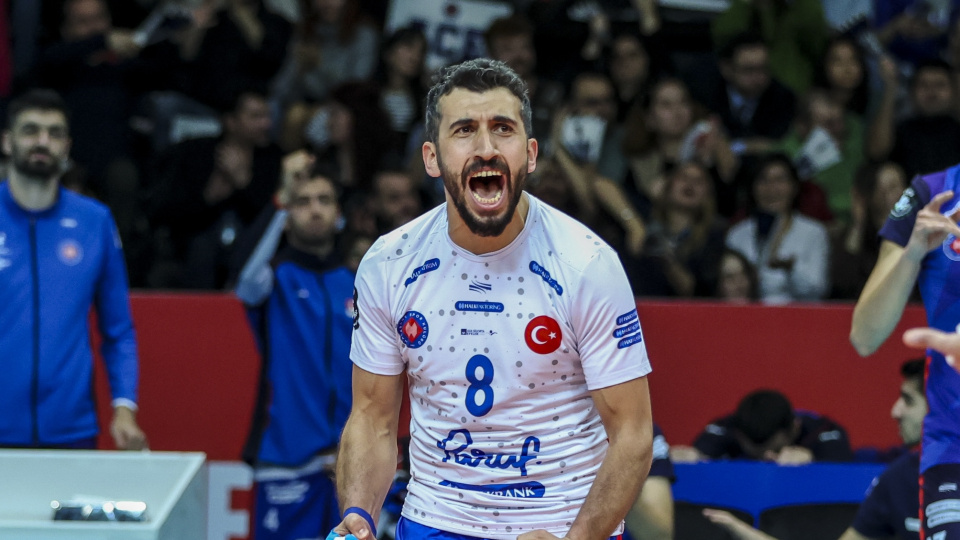 Halkbank, Volkan Döne'yle uzattı!
