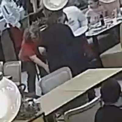 Kızgın tereyağı bebeği yaktı! Feci anlar kamerada!