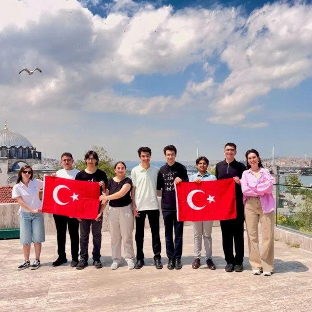 İstanbul'dan lise öğrencileri CERN'de deney yapacak! Team PionIST dünya birincisi oldu
