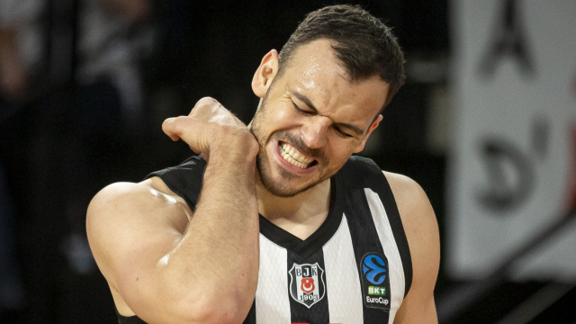Beşiktaş GAİN'de Zizic ameliyat edildi!