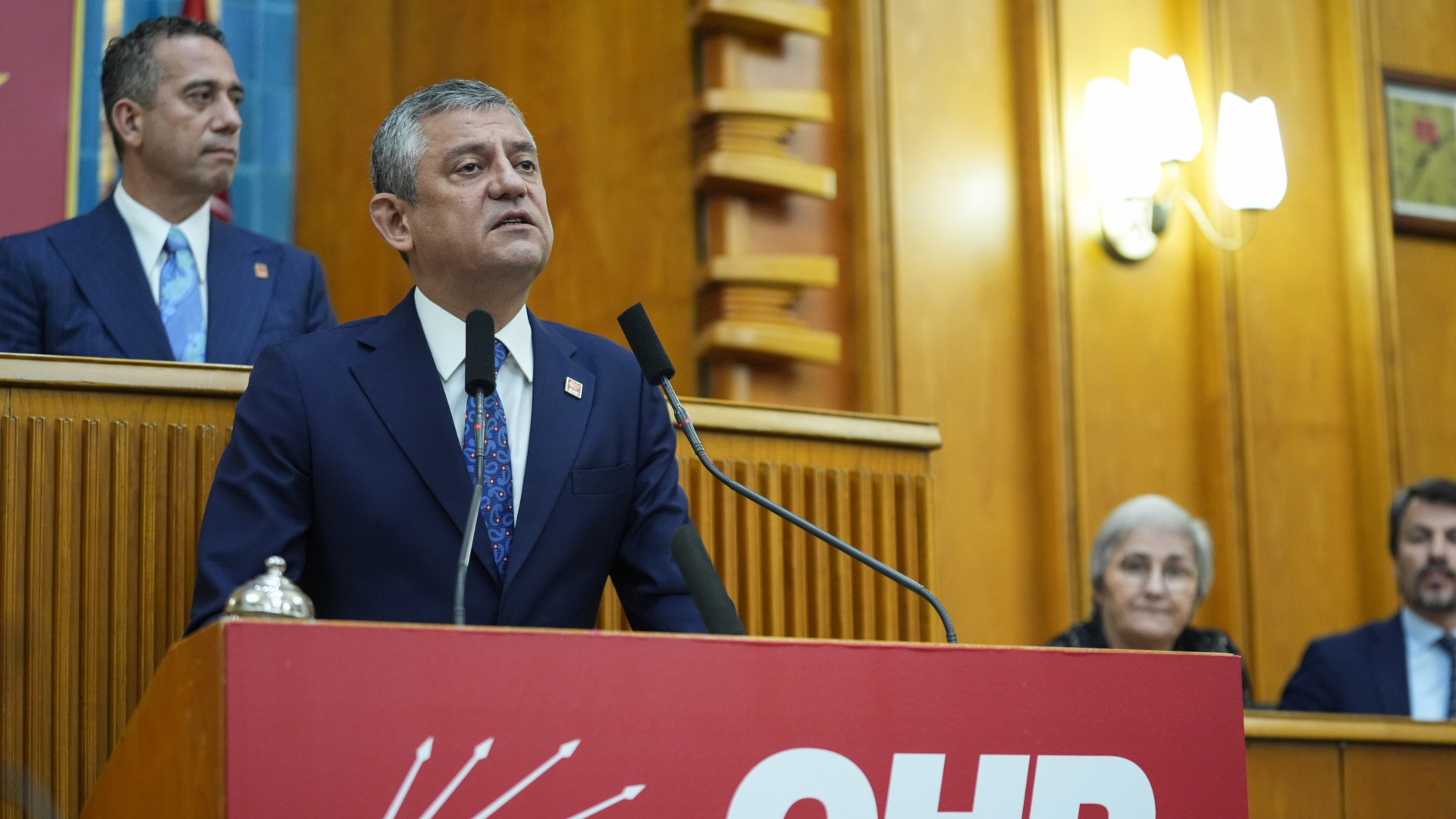 Özgür Özel'den CHP Grup Toplantısında Tarihi Konuşma