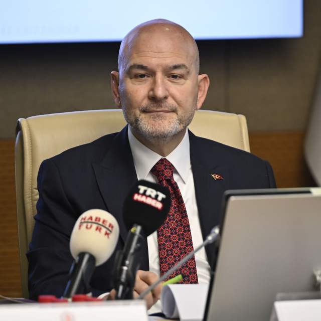 Özel'e açtığı davayı kazandı