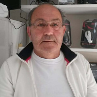 Modacı evinde ölü bulundu